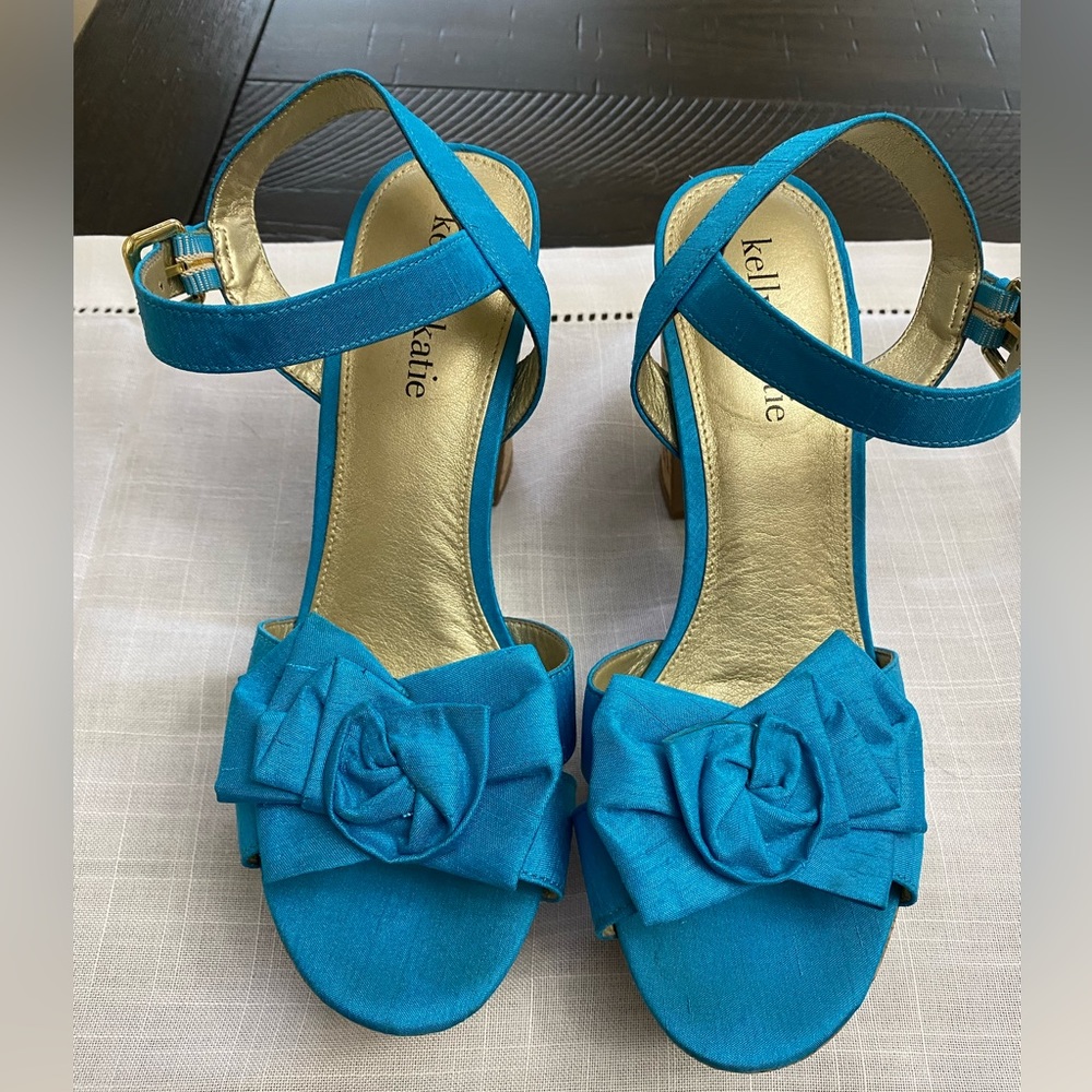 Size 7 heels.